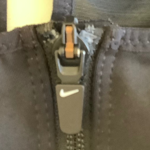 Nike Dri-fit Front Zip clasp high impact Black Sports Bra Small - Picture 2 of 8